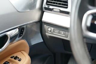Volvo XC90 Volvo XC90 2.0 T8 Twin Engine AWD Inscription - Dealer onderhouden- Bowers & Wilkins - Panoramisch schuif/kanteldak - Luchtvering - Trekhaak - Adaptieve cruise control - Stoelverwarming en ventilatie - Elektrisch verstelbare stoelen - Standkachel - afbeelding nr 40