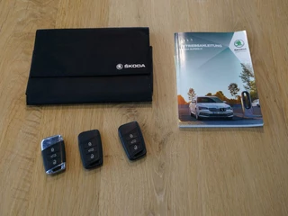 Škoda Superb Skoda Superb Combi 1.4 TSI iV 218pk Sportline Business | 360 Camera | Sportstoelen | 19 inch LMV - afbeelding nr 23