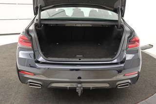 BMW 5 Serie BMW 5-serie 545e xDrive M Sport | Trekhaak | Adaptive cruise |  Stoel & stuurverwarming | Alcantara | Camera | Carplay | Sfeerverlichting | 19'' | Full LED | Park Assist - afbeelding nr 21