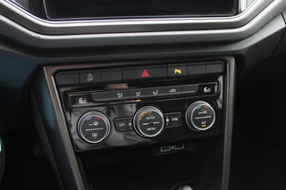 Volkswagen T-Roc Volkswagen T-Roc 1.5 TSI Sport / Trekhaak / Virtual Cockpit / Navigatie / Parkeerhulp V+A / Spiegelpakket / 17'' / Apple CarPlay / ACC - afbeelding nr 28