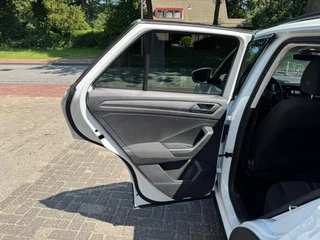 Volkswagen T-Roc Volkswagen T-Roc 1.0 TSI Style Airco/Lichtmetalen velgen/Navi/Apple Carplay - afbeelding nr 33