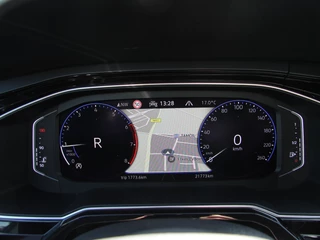Volkswagen Polo Volkswagen Polo 1.0 TSI 110pk DSG R-Line | Acc | Lane | Camera - afbeelding nr 32