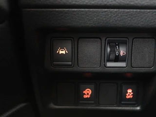 Nissan QASHQAI Nissan Qashqai 1.2 Acenta | Stoelverwarming | Trekhaak | Camera |  Navigatie | Climate control | Cruise control | Bluetooth - afbeelding nr 17