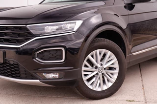 Volkswagen T-Roc Volkswagen T-Roc 1.5 TSI Sport | LED | Trekhaak | Carplay | Camera | PDC - afbeelding nr 18
