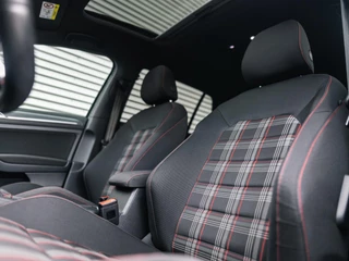 Volkswagen Golf Volkswagen Golf 2.0 TSI GTI Performance Pano Keyless Virtual Trekhaak - afbeelding nr 17