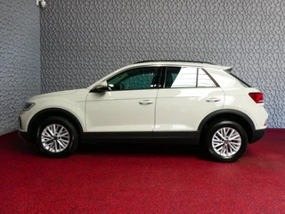 Volkswagen T-Roc Volkswagen T-Roc 1.5 TSI 150PK CARPLAY NAVI STOEL VERW. LED VIR.COCKPIT 03/2024 