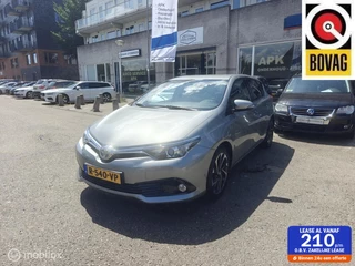 Toyota Auris Toyota Auris 1.8 Hybrid 2016 CRUISE/NAVI/CAM/DEALER-OND/APK! - afbeelding nr 1