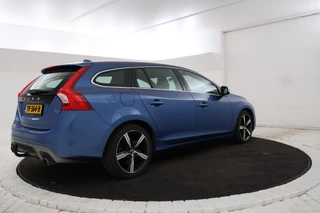 Volvo V60 190Pk Automaat, Navigatie, Trekhaak, Climate, - afbeelding nr 3