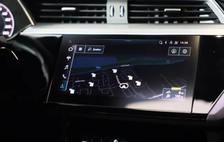 Audi e-tron Audi E-tron Sportback 55 Quattro S Line 95 kWh / Acc / Lane Assist / Elek Stoelen / 360 Camera / Sfeerverlichting / Open Panorama - afbeelding nr 28