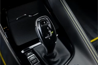 BMW X2 BMW X2 sDrive20i M-Sport High Ex Shadow Navi Trekhaak 19
