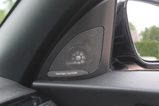 BMW 2 Serie BMW 2 Serie Cabrio M240i xDrive High Exe. M Sport / Camera / Leder / Harman Kardon / 18'' / Keyless / Navigatie / Stuurverwarming / DAB / Windscherm / Stoelverwarming / Cruise Control - afbeelding nr 35