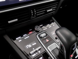 Porsche Cayenne 463Pk Automaat (SPORTCHRONO PAKKET, PANORAMADAK, ALCANTARA STUUR EN HEMEL, APPLE CARPLAY, LUCHTVERING, KUIPSTOELEN, SFEERVERLICHTING, 360 CAMERA, HEAD-UP DISPLAY, NIEUWSTAAT) - afbeelding nr 10