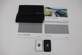 Renault Mégane Renault Mégane 1.3 TCe Limited | Carplay | Keyless | Navigatie |  Climate control | Parkeerhulp | Cruise control | DAB | Bluetooth - afbeelding nr 16