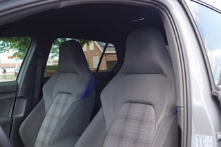 Volkswagen Golf Volkswagen Golf GTE 1.4 TSI Hybride (245pk) DSG IQ licht/Navi/Virtual/ACC/Camera/19 inch - afbeelding nr 32