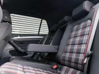 Volkswagen Golf Volkswagen Golf 2.0 TSI GTI Performance Pano Keyless Virtual Trekhaak - afbeelding nr 18