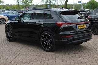 Audi Q4 e-tron Audi Q4 e-tron 50 quattro Launch edition S Competition 77 kWh / SoH 95% / Camera / Head-up / 20'' / Keyless / RS Seats / Sonos audio / Stoelverwarming / Dodehoek / DAB / ACC / Warmtepomp - afbeelding nr 4