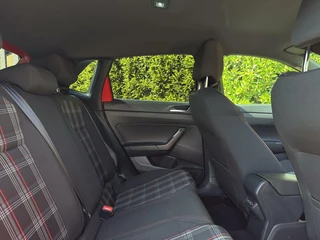 Volkswagen Polo Volkswagen Polo 2.0 TSI GTI, NIEUW MODEL, NAVI, AIRCO, CARPLAY, STOELVERWARMING, PARKEERSENSOREN VOOR/ACHTER, LICHTMETAAL 17