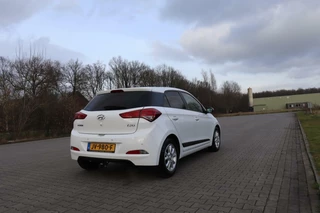 Hyundai i20 Hyundai i20 1.0 T-GDI airco navigatie cruise control dab+ bluetooth camera pdc trekhaak 5-deurs dimmende spiegel - afbeelding nr 3