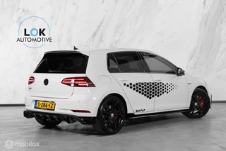 Volkswagen Golf Volkswagen Golf 2.0 TSI GTI TCR PANO|AKRA|LED|CAMERA|ACC| - afbeelding nr 2