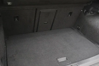 Volkswagen Golf Volkswagen Golf 2.0 TSI GTI | Stoelverwarming | Adaptive cruise |  Full LED | Carplay | Navigatie | 19'' | Sportstoelen | PDC | Bluetooth - afbeelding nr 11