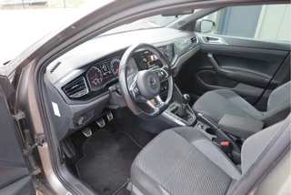Volkswagen Polo Volkswagen Polo 1.0 TSI 116pk Highline Business 2xR-Line , Beats audio , PDC, Navi, Carplay, LMV, Cruisecontrol. dealer onderhouden. - afbeelding nr 17