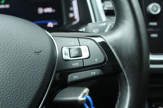 Volkswagen T-Roc Clima Cruise Navi Carplay Camera 17
