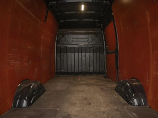 Iveco Daily Iveco Daily 35S18HV 3.0 352L L3H2 Hi-Matic | LED | Camera | Navi | Cruise Control | Lichtmetaal | Geveerde stoel | 3,5t. trekhaak - afbeelding nr 32