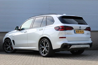 BMW X5 BMW X5 xDrive50e M-Sport | Panoramadak | H&K | Trekhaak | Comfortstoelen | Luchtvering | Glow - afbeelding nr 3