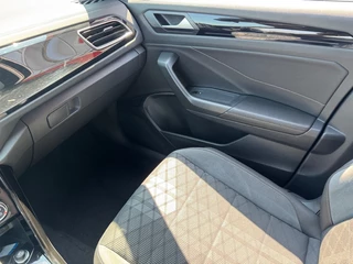 Volkswagen T-Roc Volkswagen T-Roc 1.5 TSI AUT. R-LINE DIGITALE-SCHERM NAVI CARPLAY AIRCO - afbeelding nr 15