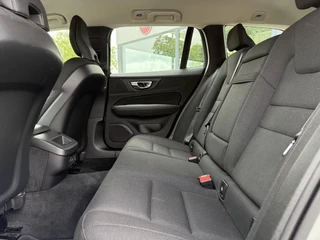Volvo V60 Volvo V60 2.0 B3 Aut. 163pk MHEV Momentum | Navi | LED | Trekhaak | LMV - afbeelding nr 15