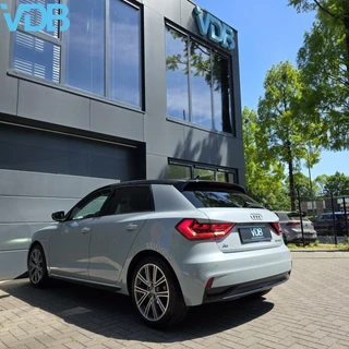 Audi A1 Sportback Audi A1 Sportback 30 TFSI EPIC ORIGINEEL NL NAP NAVI LED - afbeelding nr 9