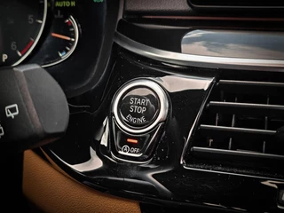 BMW 5 Serie BMW 5-serie Touring 530d xDrive M-Sport | HUD | PANO | H&K | TREKHAAK | LEER | CARPLAY | FULL OPTION - afbeelding nr 46