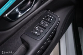 Volvo V60 Volvo V60 2.0 T8 Recharge AWD R-Design | NL auto | DAB+ | CarPlay | Adaptive | Blis | Rijklaar | - afbeelding nr 34