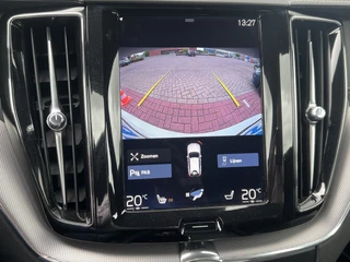 Volvo XC60 Navigatie Panoramadak Luchtvering Camera Head Up Display Leder Dashboard Carplay Elek. Stoel 19 Inch Velgen Stoelverwarming Standkachel On Call 1e Eigenaar Plug In Hybride BTW Auto - afbeelding nr 19