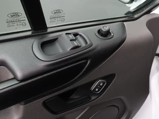 Ford Transit Custom Ford Transit Custom 2.0TDCI Kombi 9-Persoons | Personenbus | Kombi | Airco | 3-3-3 Stoelopstelling - afbeelding nr 8
