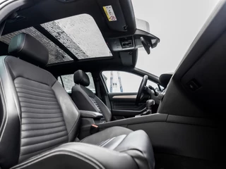 Volkswagen Passat 150Pk Automaat (PANORAMADAK, APPLE CARPLAY, DIGITAL COCKPIT, LUXE LEDEREN SPORTSTOELEN, 360 CAMERA, STOELVERWARMING, ZWART HEMEL, ADAPTIVE CRUISE, NIEUWSTAAT) - afbeelding nr 8