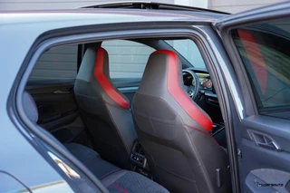 Volkswagen Golf Volkswagen Golf 8 GTI Clubsport | Pano | HK | Matrix IQ | Alcantara | ACC | Rijdersauto Edition | Urano Grijs - afbeelding nr 34