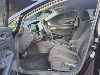 Volkswagen Golf Volkswagen Golf 1.5 eTSI R-Line Business+ | LED | Trekhaak | All-seasons | ACC | Keyless | Stoelverwarming | - afbeelding nr 36