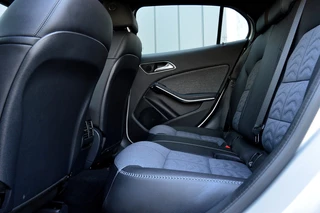 Mercedes-Benz GLA Rijklaarprijs-Garantie Navigatie Airco Trekhaak Sport Interieur Camrera - afbeelding nr 14