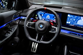 BMW M5 BMW 5-serie Touring M5 V8 Hybrid | Direct leverbaar | Pano | B&W | M Drive | - afbeelding nr 28
