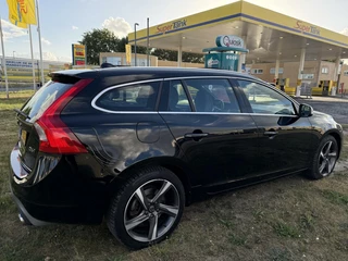 Volvo V60 Volvo V60 2.4 D6 Twin Engine R-Design - NAVI/PANO/LEER/NAP - afbeelding nr 20