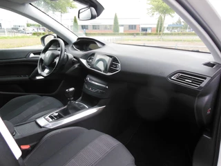Peugeot 308 Peugeot 308 SW 1.2 PureTech Blue Lease Allure Staat in Hoogeveen - afbeelding nr 14