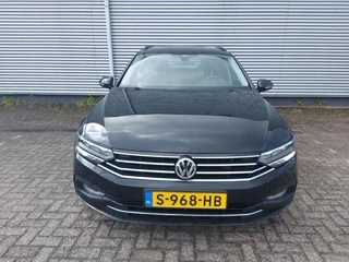 Volkswagen Passat Volkswagen Passat Variant 1.5 TSI Comfort Business Automaat, airco,cruise,wegklapbare trekhaak,navigatie,parkeersensoren, - afbeelding nr 2