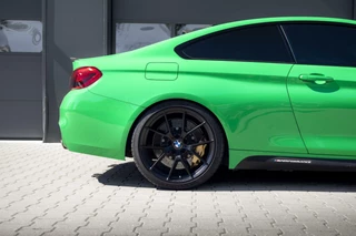 BMW M4 BMW 4-serie Coupé M4 Competition Headup 360View Keramisch Carbon Interieur Signal Green individual 43000km BJ2018 - afbeelding nr 4