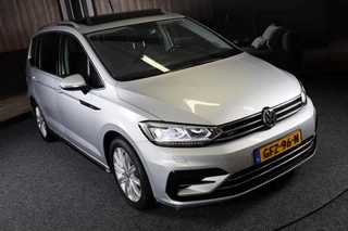 Volkswagen Touran Volkswagen TOURAN 1.5 TSI R Line 7 Persoons / AUT / ACC / Navi / Camera / Open Panoramadak / Led / Pdc / Trekhaak / 17 Inch - afbeelding nr 36