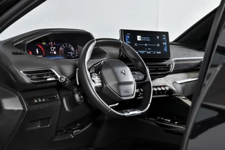 Peugeot 5008 | Dig. Cockpit | Adapt. Cruise | Stoelverw. | PDC | Camera | NAV + App. Connect | ECC | Elek. Klep | LM 19