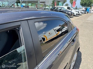 Kia Rio Kia Rio 1.2 CVVT DynamicLine 5 deurs , Navigatie & Camera , Bleutooth , Cruise controle , Sport velgen , Deurvergrende ling met afstand bediening - afbeelding nr 12