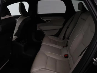 Volvo V90 Volvo V90 2.0 T8 AWD R-Design | Panoramadak | Head-Up | Trekhaak | Stoel & stuurverwarming | Leder | 360 camera | Luchtvering | Harman/Kardon | Adaptive cruise | Achterbankverwarming - afbeelding nr 7