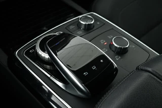 Mercedes-Benz GLE Mercedes-Benz GLE-klasse 350d 4MATIC | Panoramadak | Stoelventilatie |  Adaptive cruise | Carplay | 360 camera | Trekhaak | Entertainment | Stuurverwarming | Massage | Leder | Memory | Keyless | Luchtvering - afbeelding nr 21
