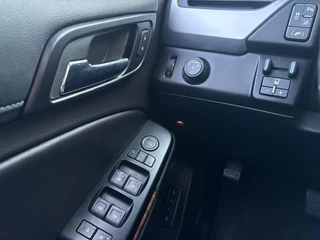 Chevrolet Suburban - afbeelding nr 12